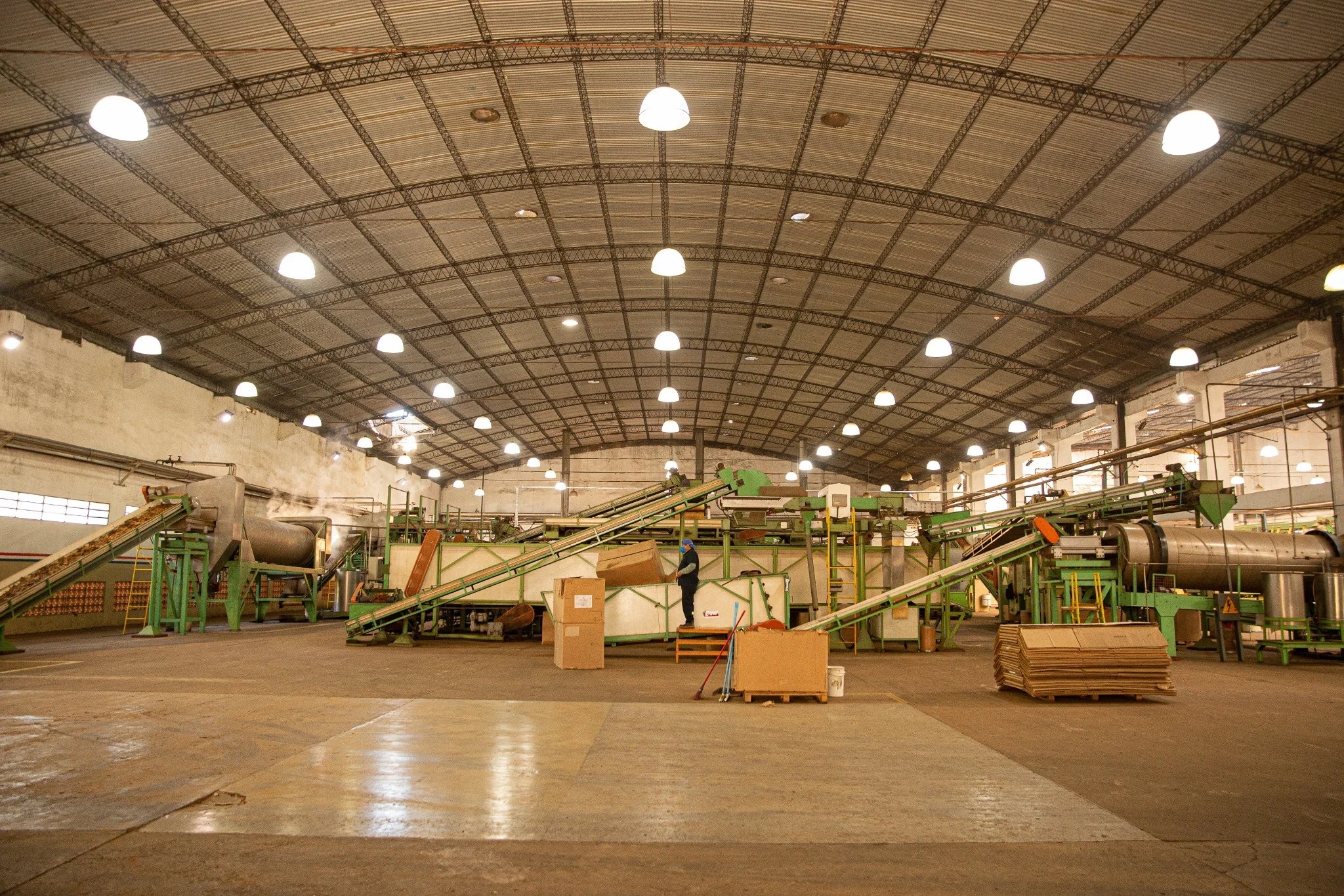 Tobacco processing hall